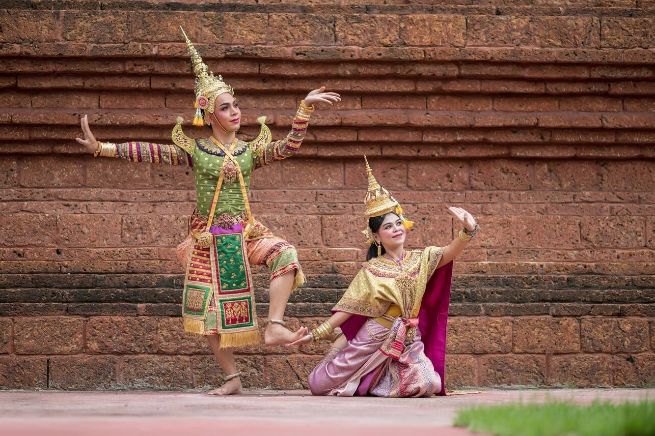 Cultural Etiquette Around the World: Dos and Don’ts